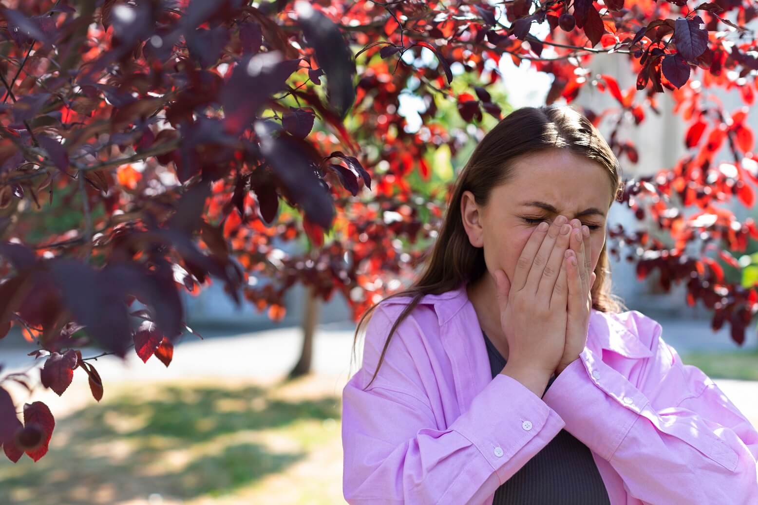 woman-suffering-from-allergies-outside (1)